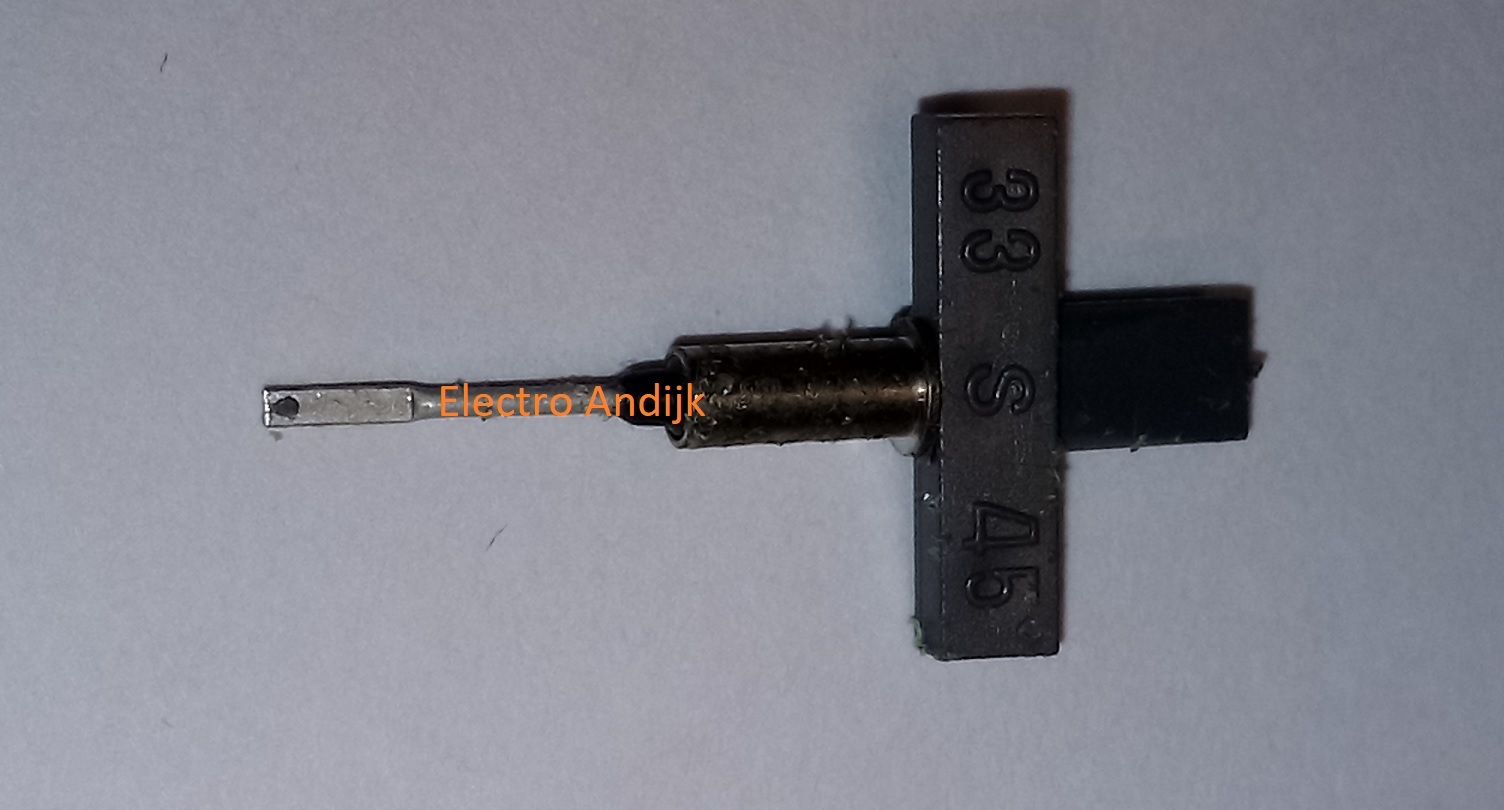 Pierre Saphir THAKKER 946 / S50 Pour Philips GP 204 Et GP 205 - Fabriqué En Suisse